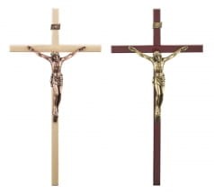 Krzyż wiszący drewniany  01-450  30 cm.